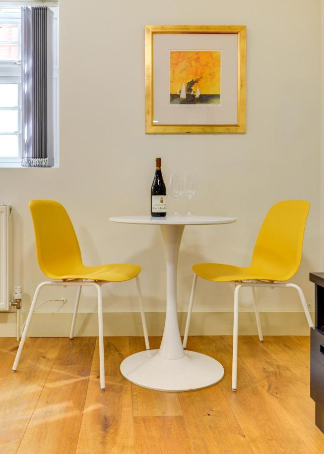 Redhill Town Centre Apartment By Livingo Redhill (Surrey) Exterior foto