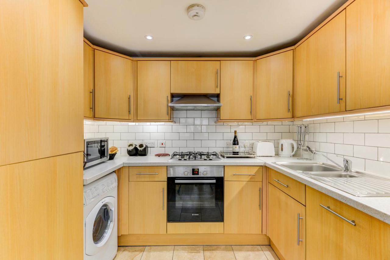 Redhill Town Centre Apartment By Livingo Redhill (Surrey) Exterior foto