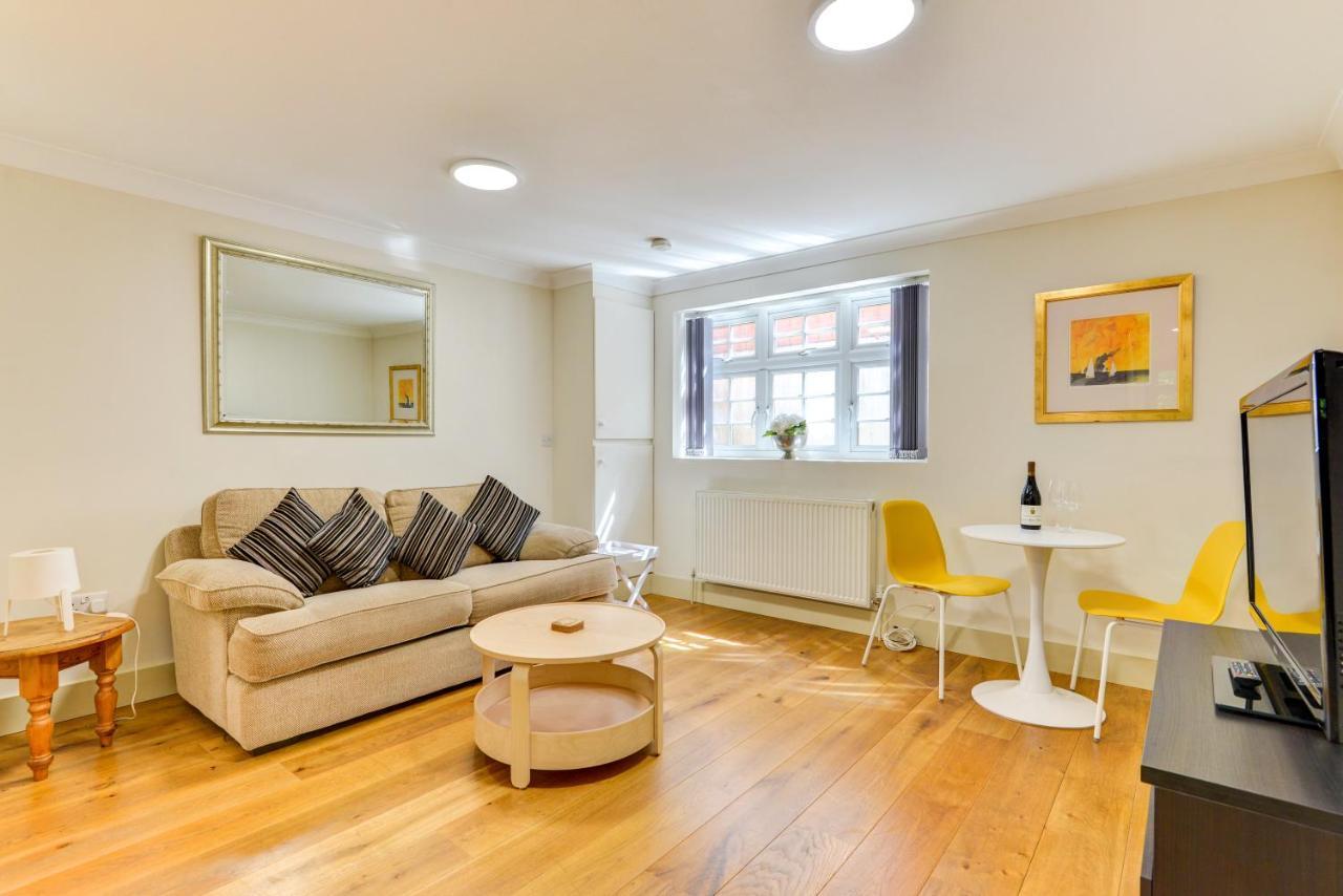 Redhill Town Centre Apartment By Livingo Redhill (Surrey) Exterior foto